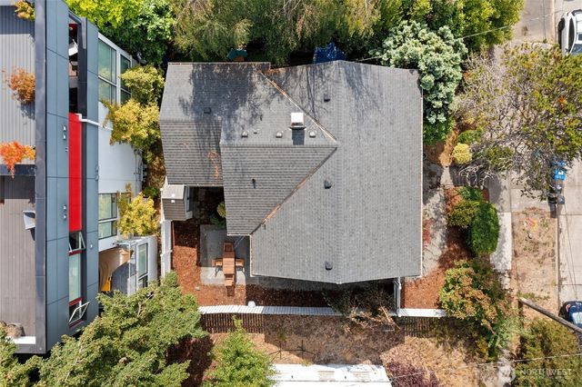 3008 31st Avenue W, Seattle, WA 98199