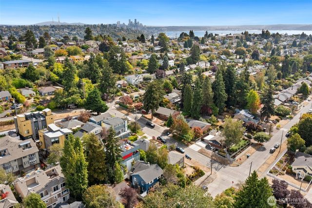 3008 31st Avenue W, Seattle, WA 98199