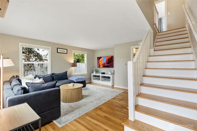 3008 31st Avenue W, Seattle, WA 98199