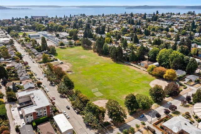 3008 31st Avenue W, Seattle, WA 98199