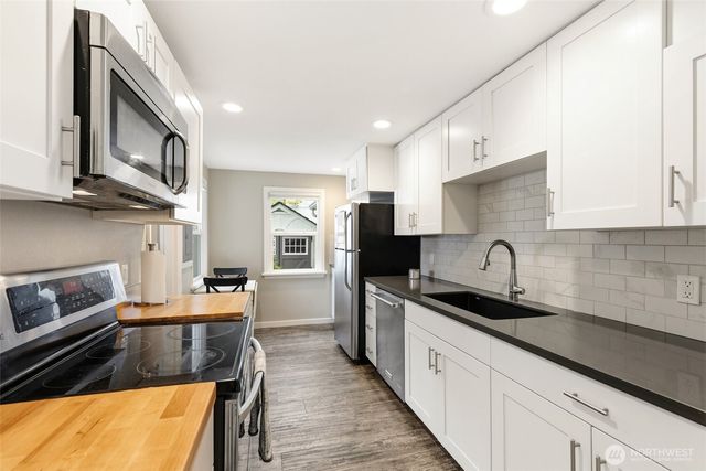 3008 31st Avenue W, Seattle, WA 98199