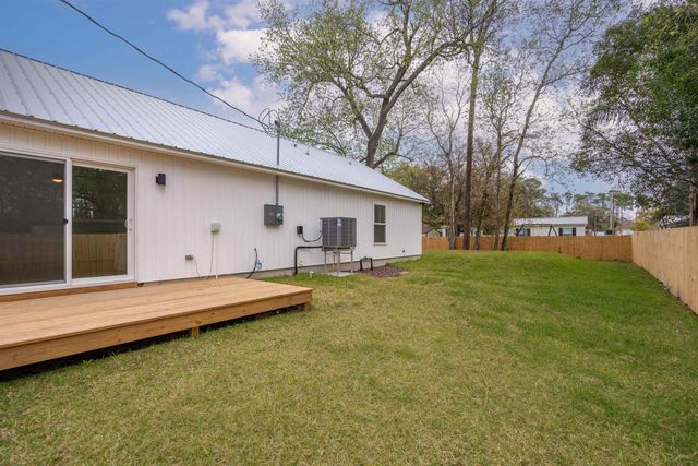 4532 Fourth Ave, St Augustine, FL 32095