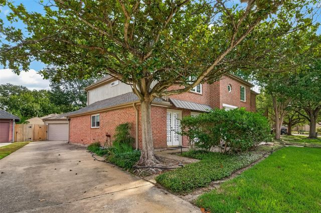 2103 Shadybriar Drive, Houston, TX 77077