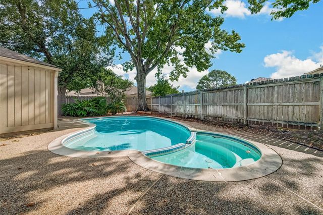 2103 Shadybriar Drive, Houston, TX 77077