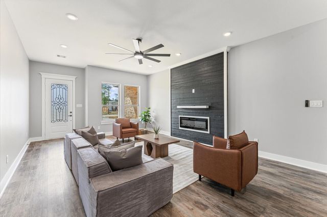 1109 Long Leaf Pine Street, Huffman, TX 77336