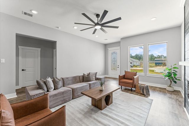 1109 Long Leaf Pine Street, Huffman, TX 77336