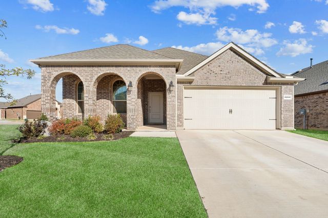 3260 Hunters Glen Drive, Aubrey, TX 76227