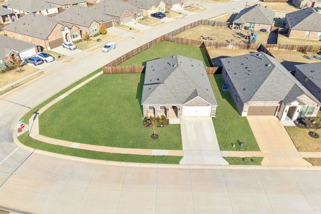 3260 Hunters Glen Drive, Aubrey, TX 76227