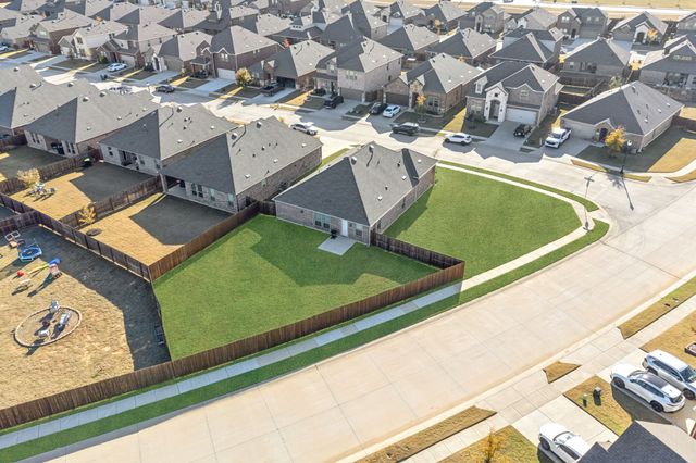 3260 Hunters Glen Drive, Aubrey, TX 76227