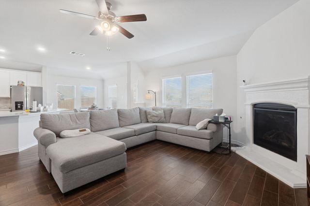 3260 Hunters Glen Drive, Aubrey, TX 76227