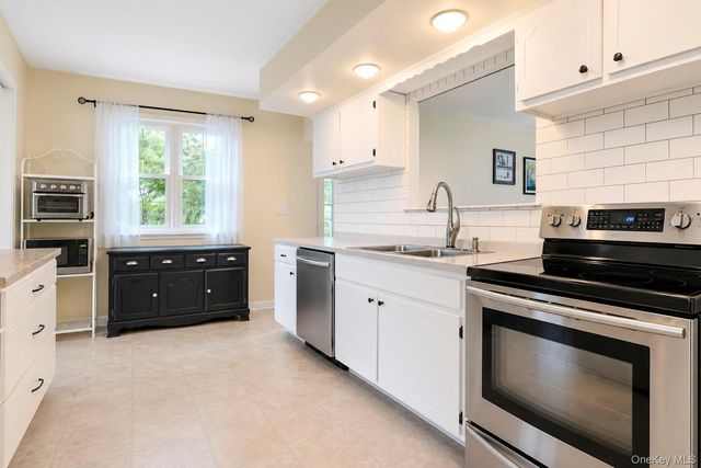 145 Sioux Street, Ronkonkoma, NY 11779