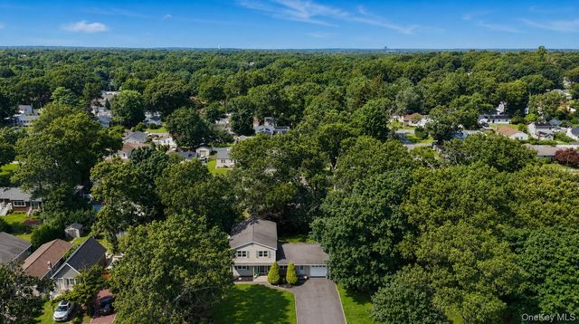 145 Sioux Street, Ronkonkoma, NY 11779