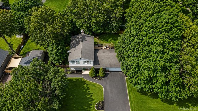 145 Sioux Street, Ronkonkoma, NY 11779