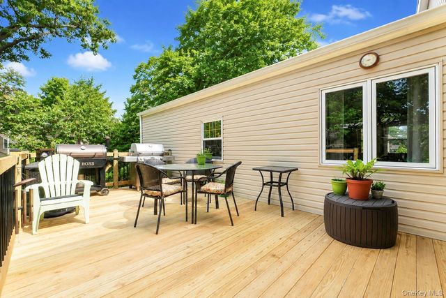 145 Sioux Street, Ronkonkoma, NY 11779