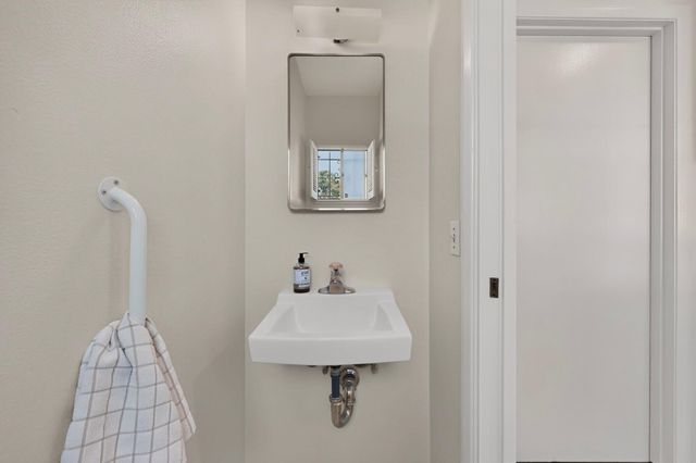 7700 Pickard Avenue NE, Albuquerque, NM 87110