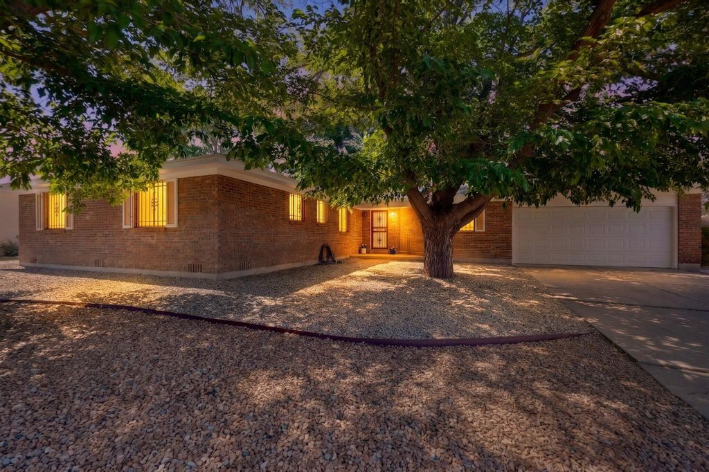 7700 Pickard Avenue NE, Albuquerque, NM 87110
