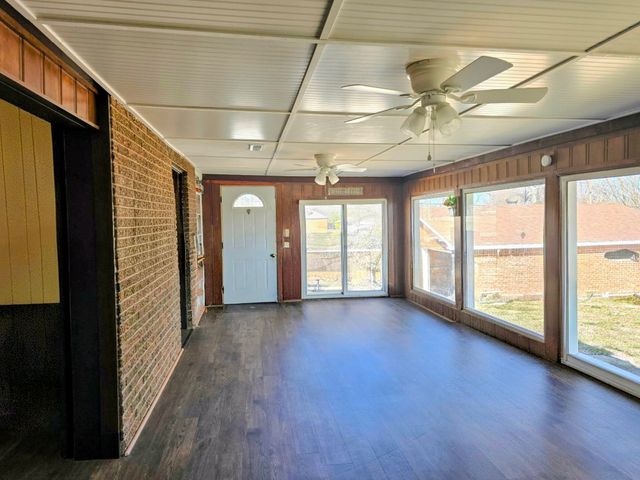 740 N Walnut St, Medicine Lodge, KS 67104