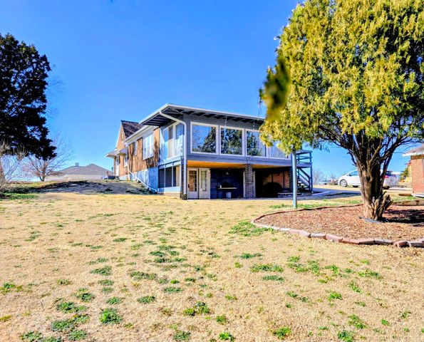 740 N Walnut St, Medicine Lodge, KS 67104