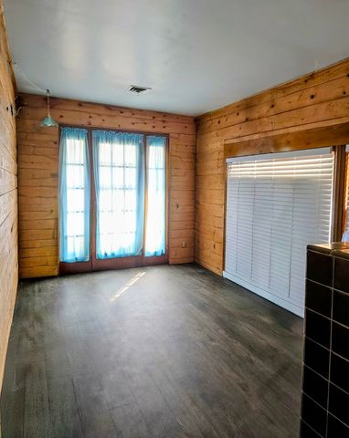 740 N Walnut St, Medicine Lodge, KS 67104