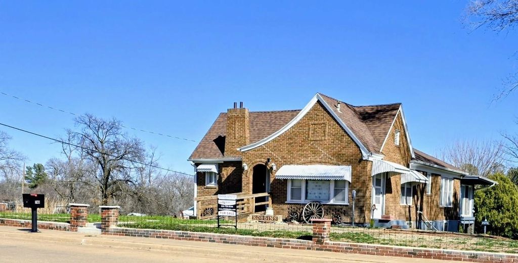 740 N Walnut St, Medicine Lodge, KS 67104