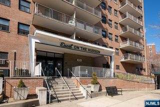 5701 Boulevard East #22A, West New York, NJ 07093