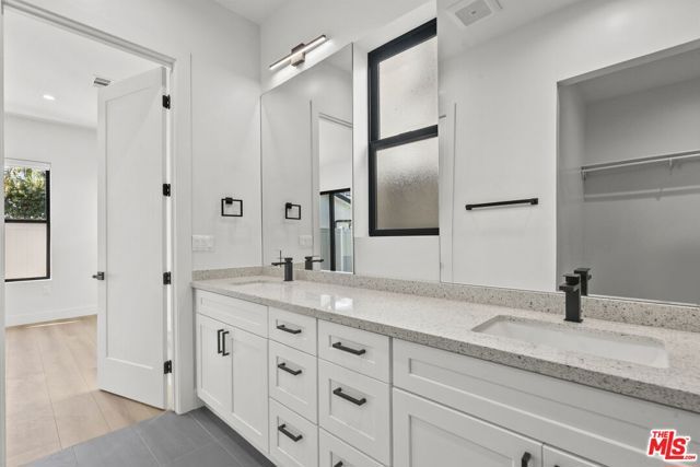 521 N Martel Avenue, Los Angeles, CA 90036