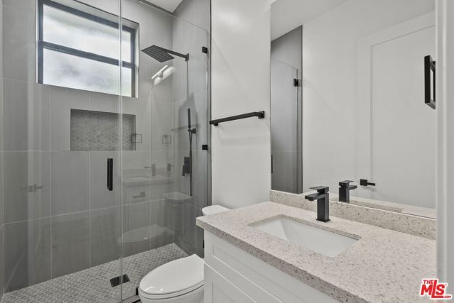 521 N Martel Avenue, Los Angeles, CA 90036