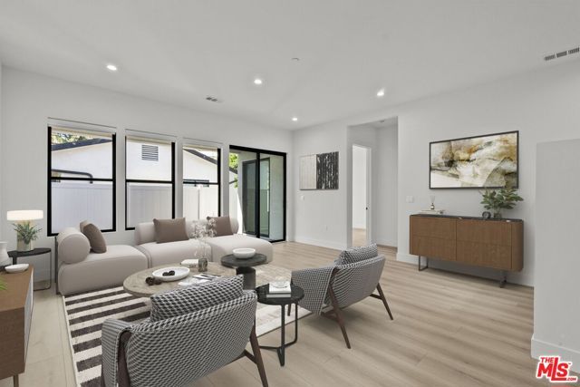 521 N Martel Avenue, Los Angeles, CA 90036