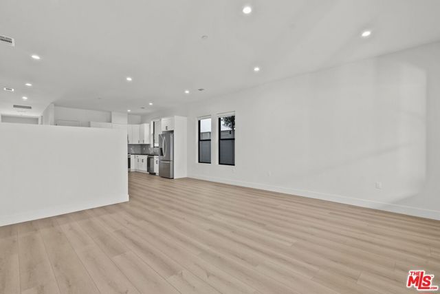 521 N Martel Avenue, Los Angeles, CA 90036