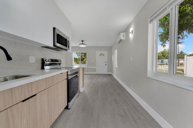 2625 NW 10th Street, Pompano Beach, FL 33069