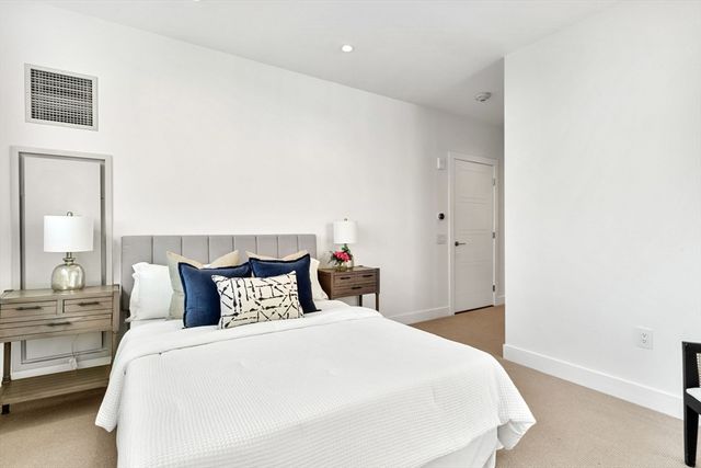 40 Traveler Street 701, Boston, MA 02118