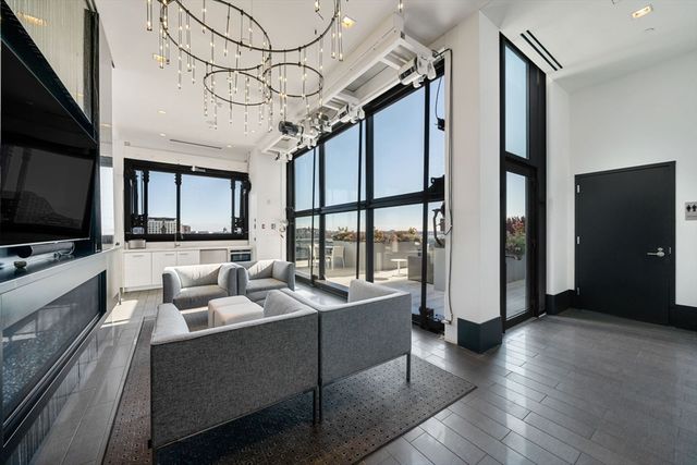 40 Traveler Street 701, Boston, MA 02118