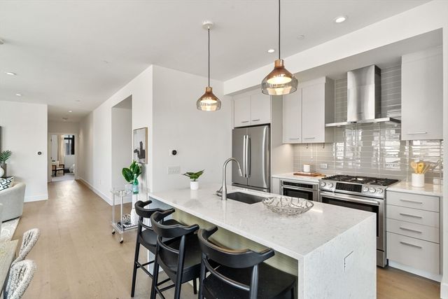 40 Traveler Street 701, Boston, MA 02118