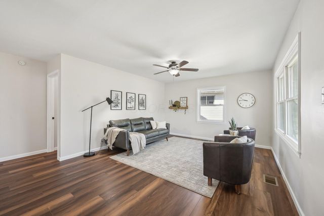 10 Westmoor Drive, London, OH 43140