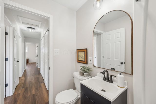 10 Westmoor Drive, London, OH 43140