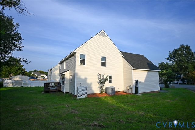 912 Harmony Rd, Fairfield, VA 23059