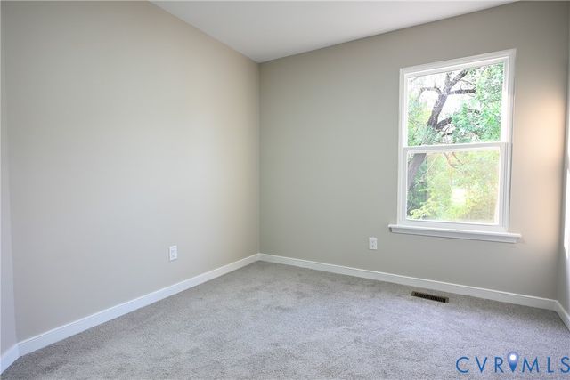 912 Harmony Rd, Fairfield, VA 23059