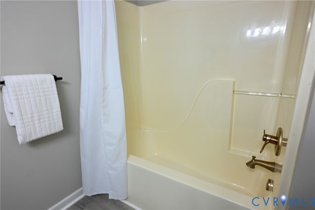 912 Harmony Rd, Fairfield, VA 23059