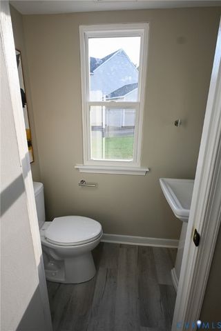 912 Harmony Rd, Fairfield, VA 23059