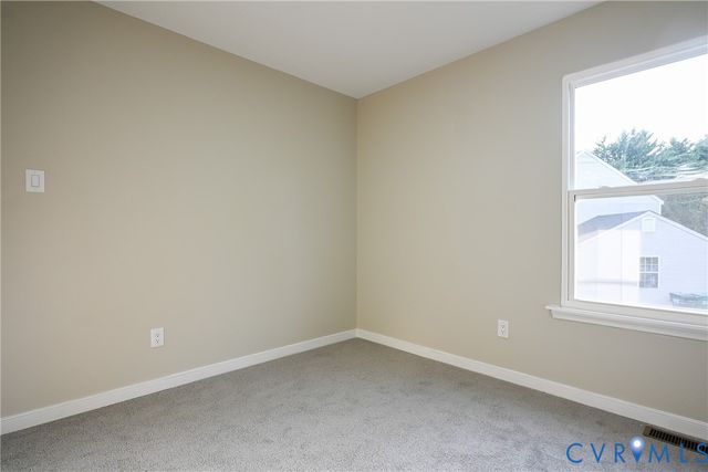 912 Harmony Rd, Fairfield, VA 23059