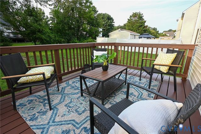 912 Harmony Rd, Fairfield, VA 23059