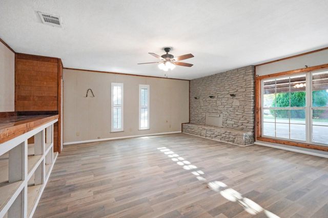 503 NE 39th Avenue, Mineral Wells, TX 76067