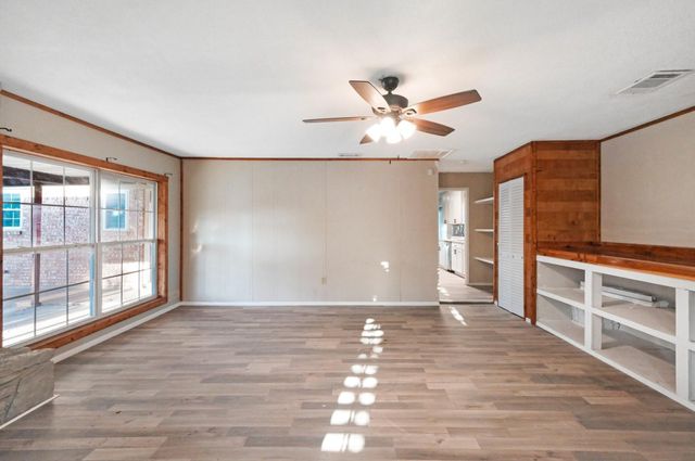 503 NE 39th Avenue, Mineral Wells, TX 76067