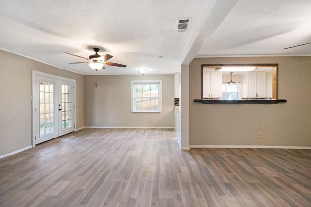 503 NE 39th Avenue, Mineral Wells, TX 76067