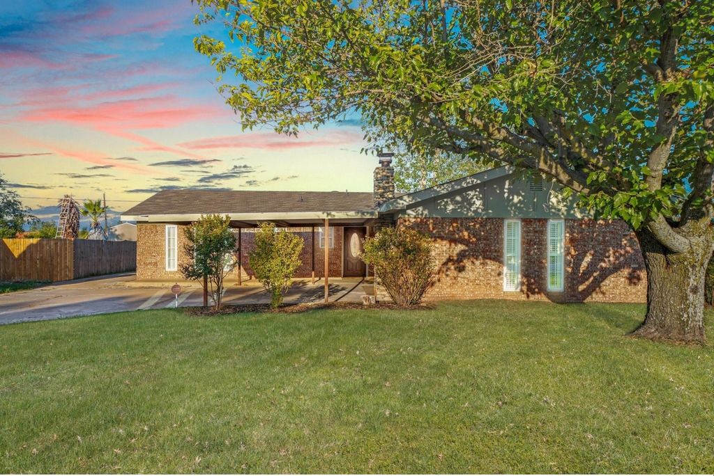 503 NE 39th Avenue, Mineral Wells, TX 76067