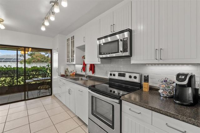 235 SOUTHAMPTON LANE 276, Venice, FL 34293