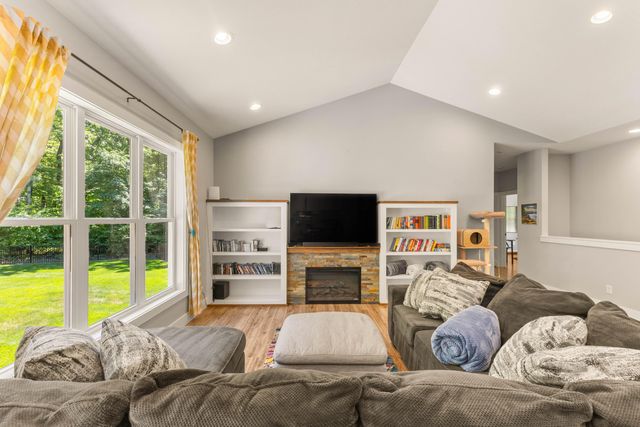 13374 141st Avenue, Grand Haven, MI 49417