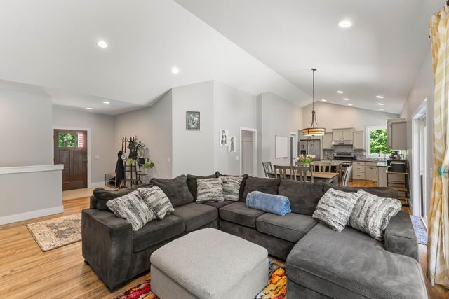 13374 141st Avenue, Grand Haven, MI 49417