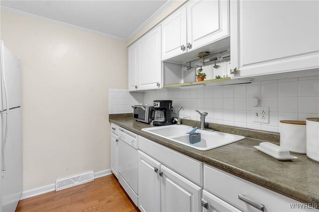 70 Charter Oaks Drive 2, Amherst, NY 14228