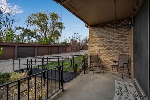 70 Charter Oaks Drive 2, Amherst, NY 14228